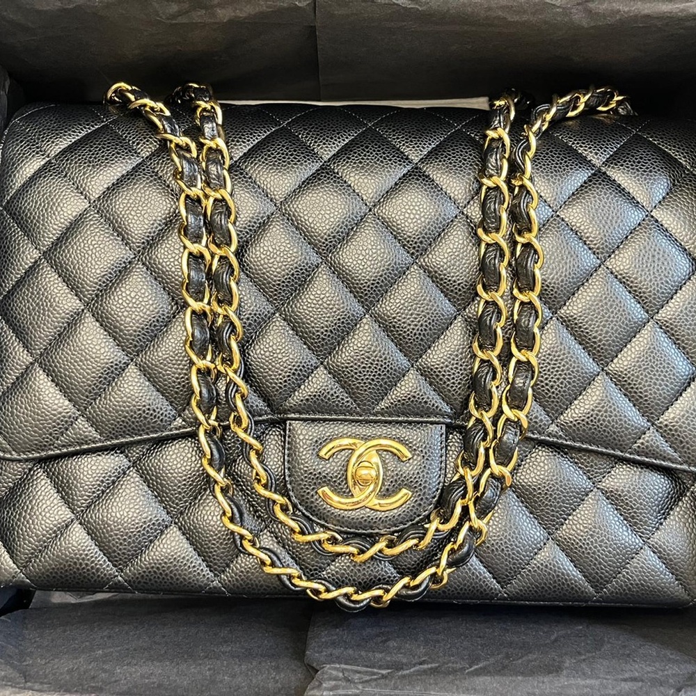 Host pick 🎉🎉 jumboChanel caviar gorgeous in new condition  🎉🎉